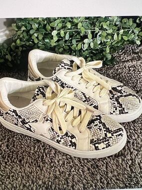 Layla Snakeskin Sneakers